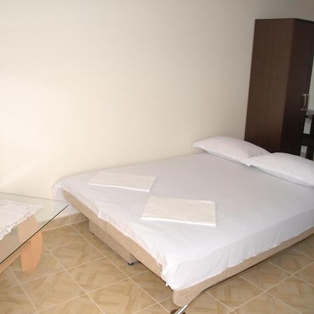 Guest House Evropa 2 Ulcinj Eksteriør billede