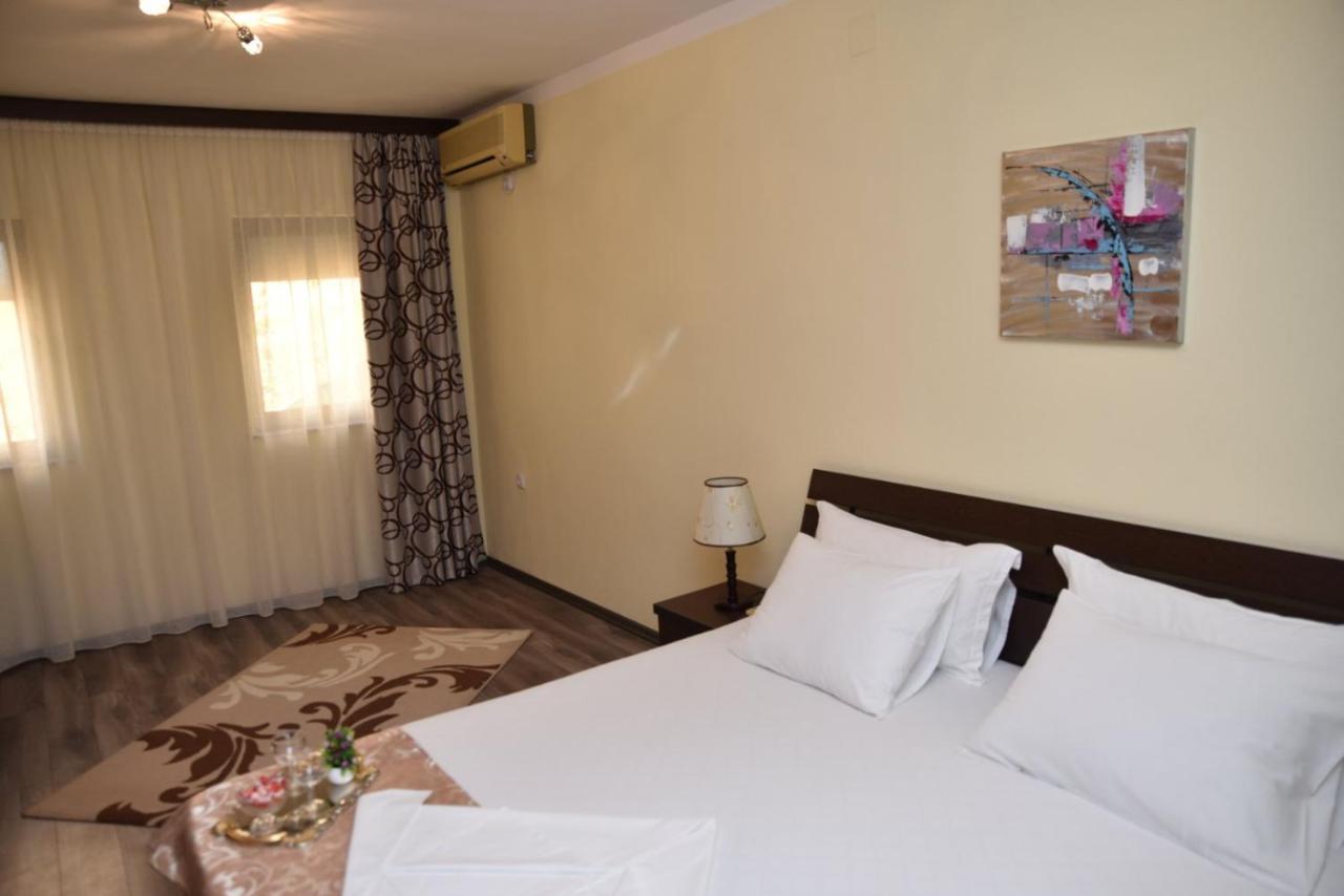 Guest House Evropa 2 Ulcinj Eksteriør billede