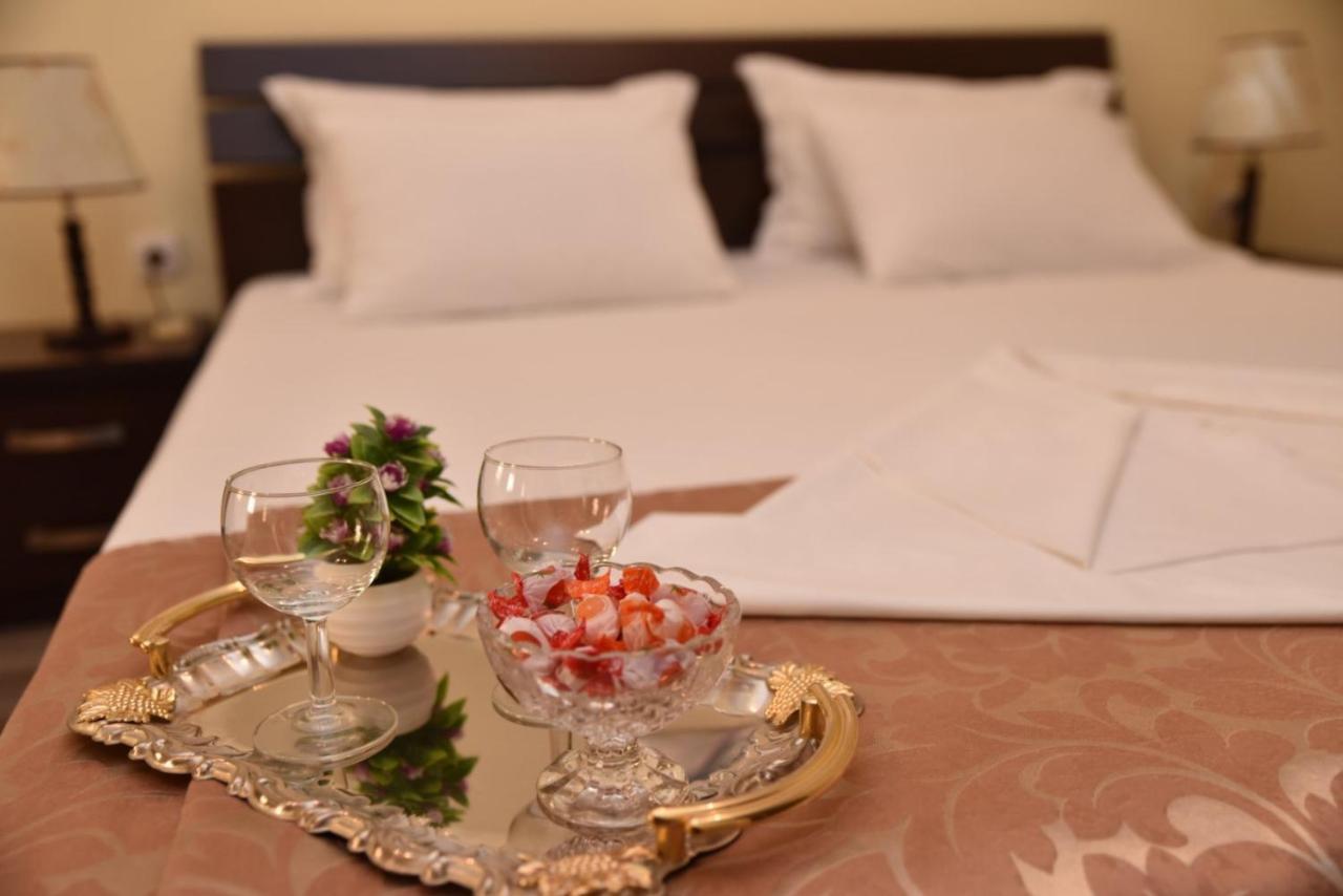 Guest House Evropa 2 Ulcinj Eksteriør billede