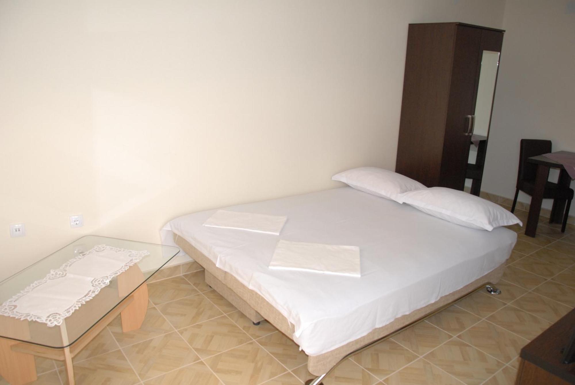 Guest House Evropa 2 Ulcinj Eksteriør billede