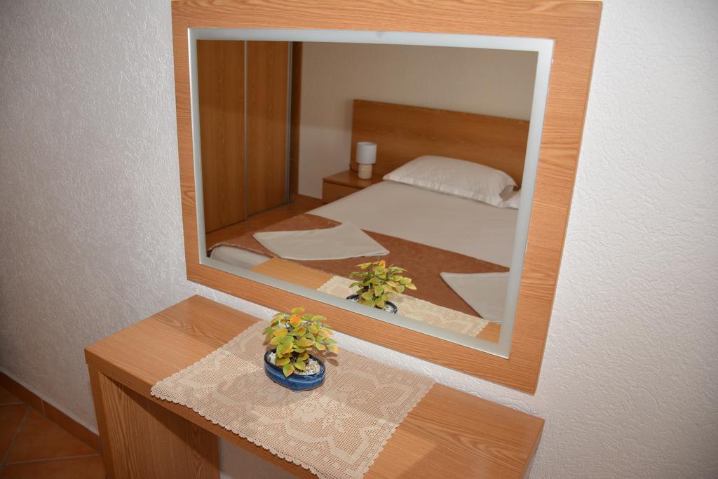 Guest House Evropa 2 Ulcinj Eksteriør billede