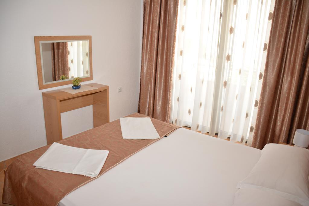 Guest House Evropa 2 Ulcinj Eksteriør billede