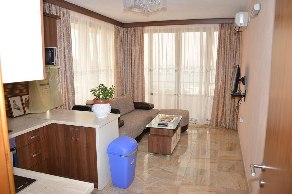 Guest House Evropa 2 Ulcinj Eksteriør billede